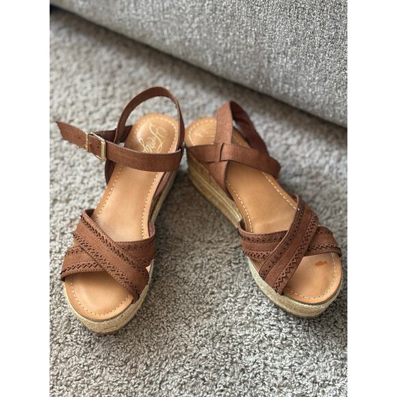 Fergie Suede Size 9 NWT Brown Leather 3” Wedge Cork Bottoms - Picture 7 of 7